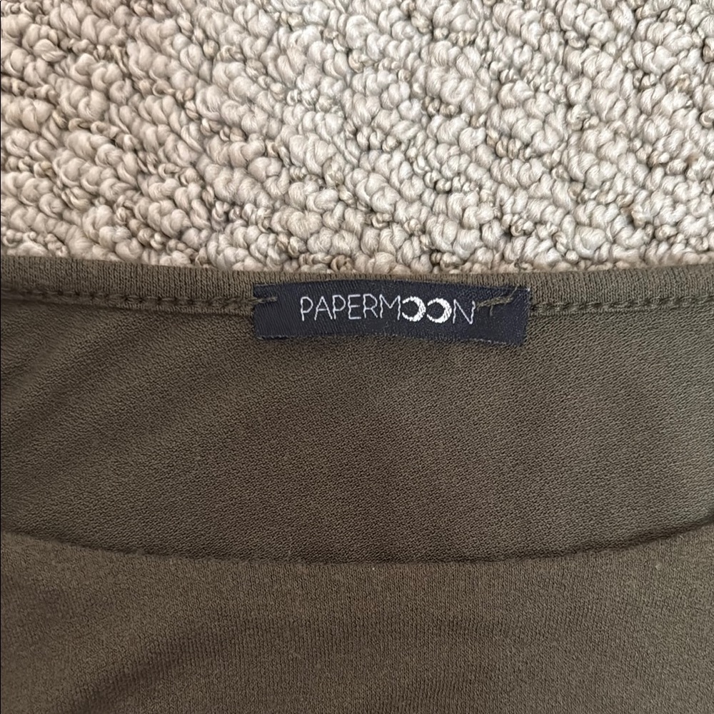 Olive Green Long Sleeve Crop Top - Picture 2 of 3